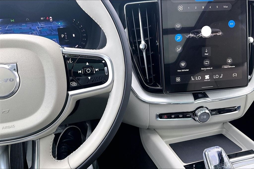 2026 Volvo XC60 B5 Ultra