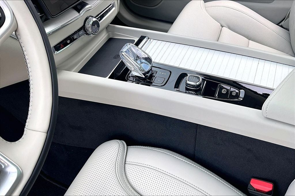 2026 Volvo XC60 B5 Ultra