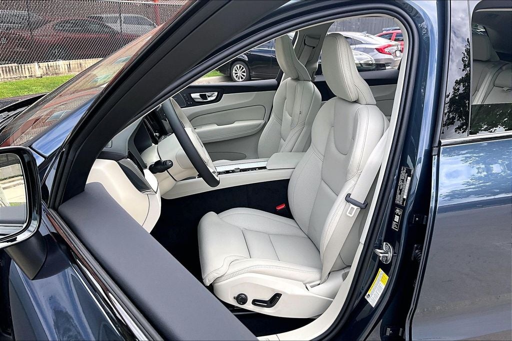 2026 Volvo XC60 B5 Ultra