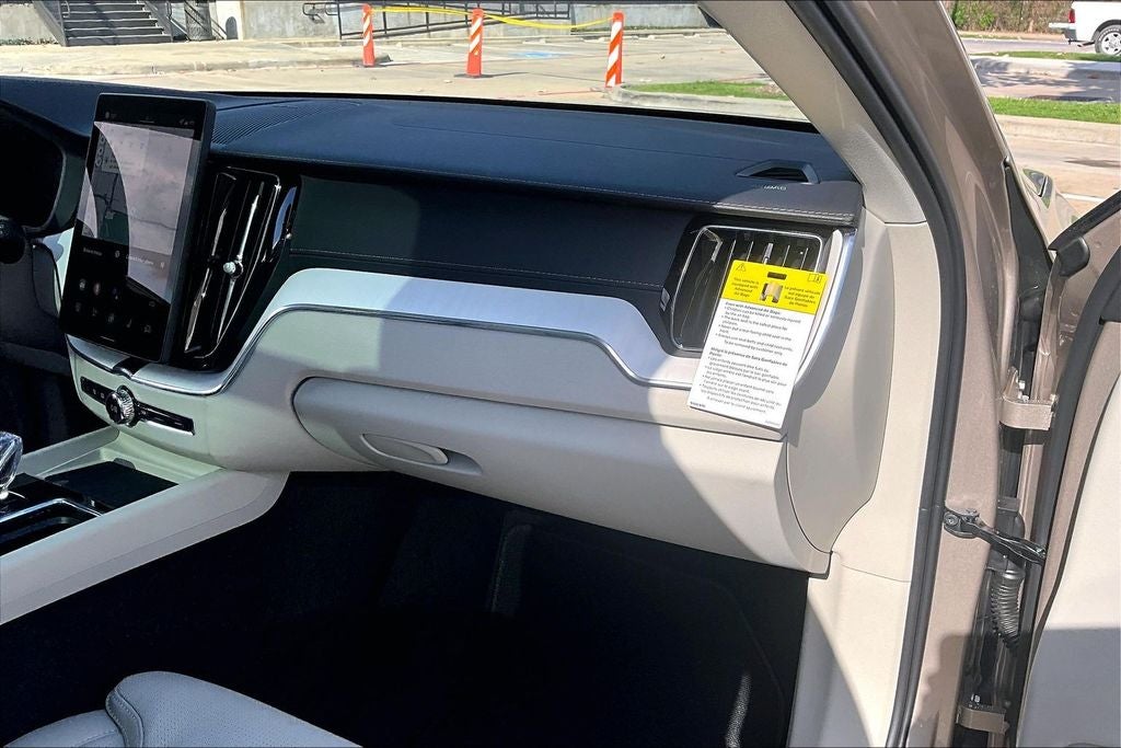 2026 Volvo XC60 B5 Ultra