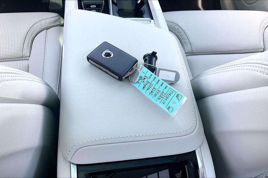 2026 Volvo XC60 B5 Ultra