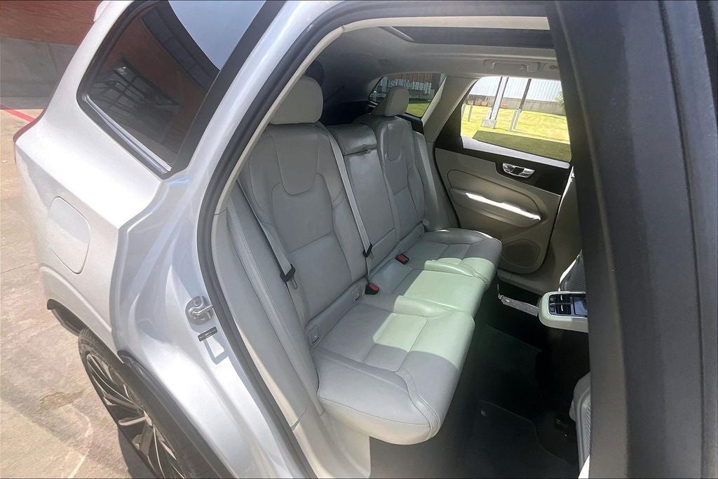 2026 Volvo XC60 B5 Ultra