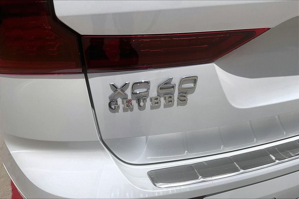 2026 Volvo XC60 B5 Ultra