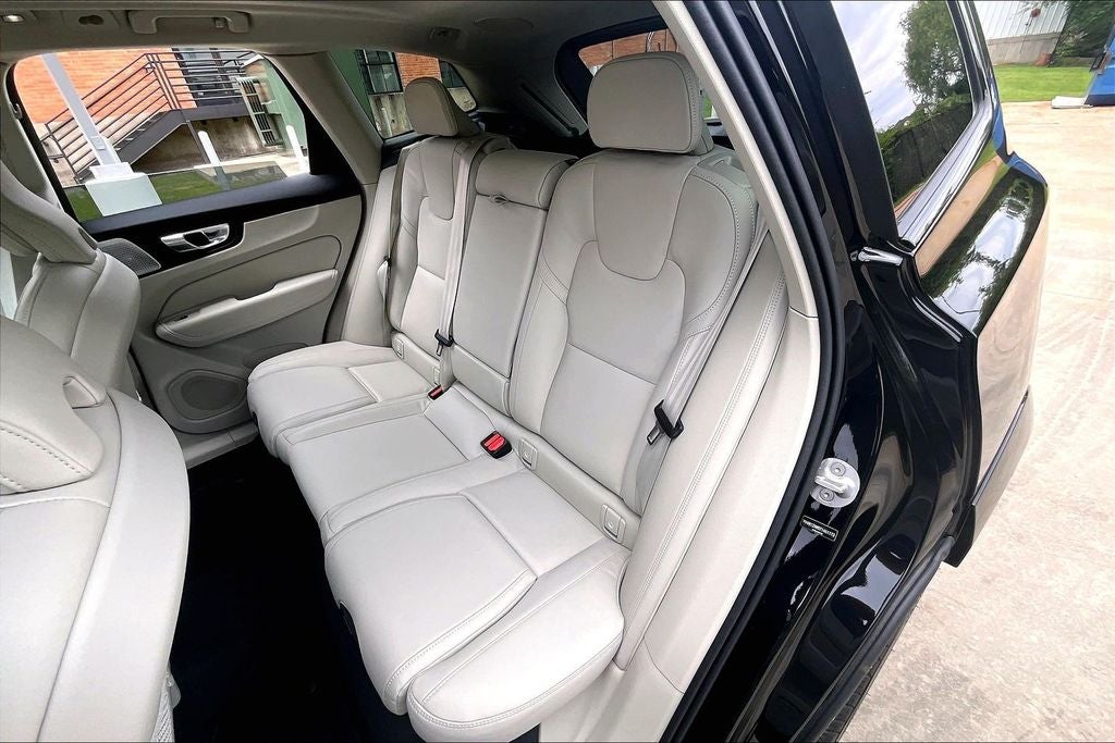2026 Volvo XC60 B5 Ultra