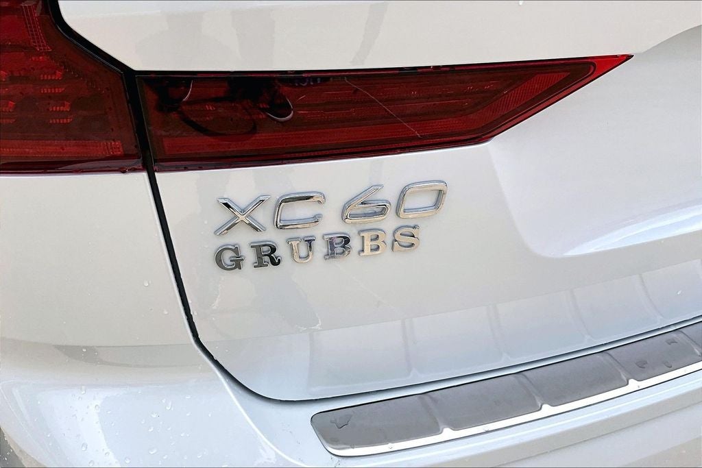 2026 Volvo XC60 B5 Ultra
