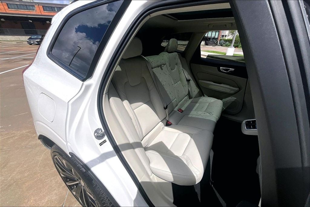 2026 Volvo XC60 B5 Ultra