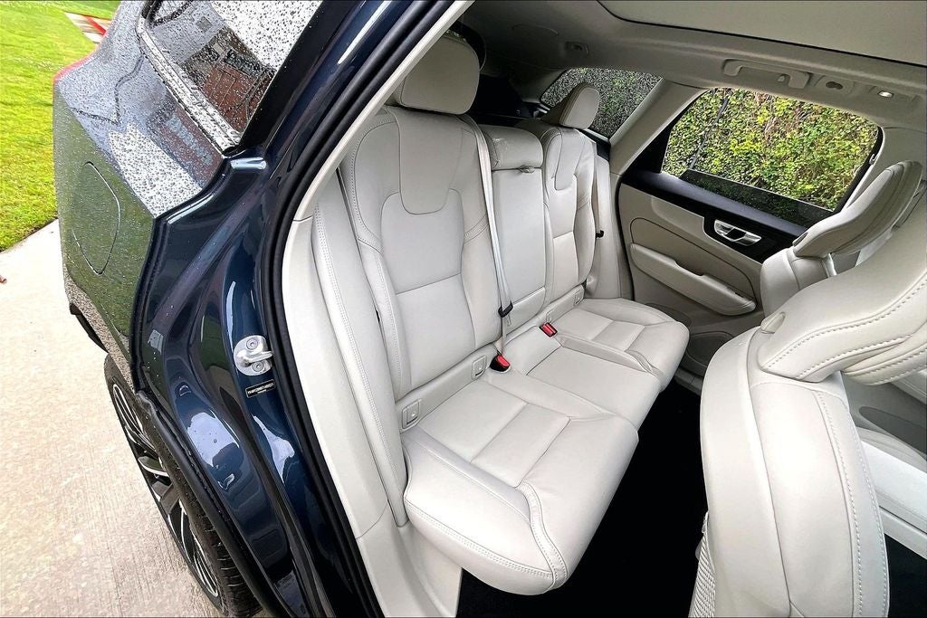 2026 Volvo XC60 B5 Ultra