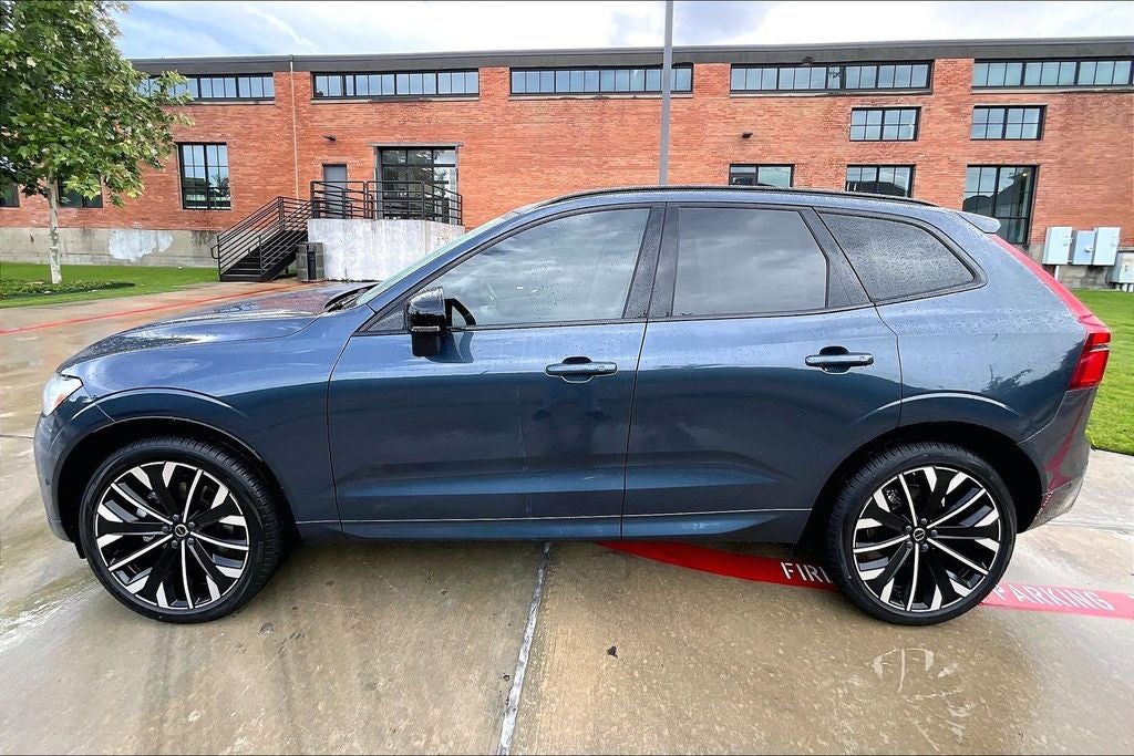 2026 Volvo XC60 B5 Ultra