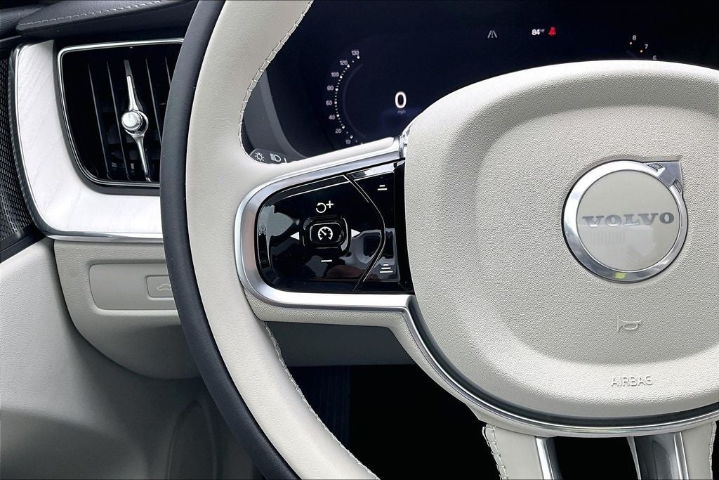 2026 Volvo XC60 B5 Ultra