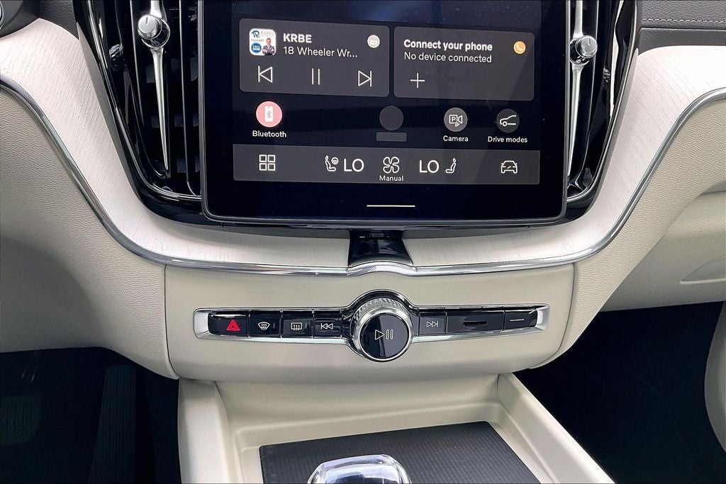 2026 Volvo XC60 B5 Ultra