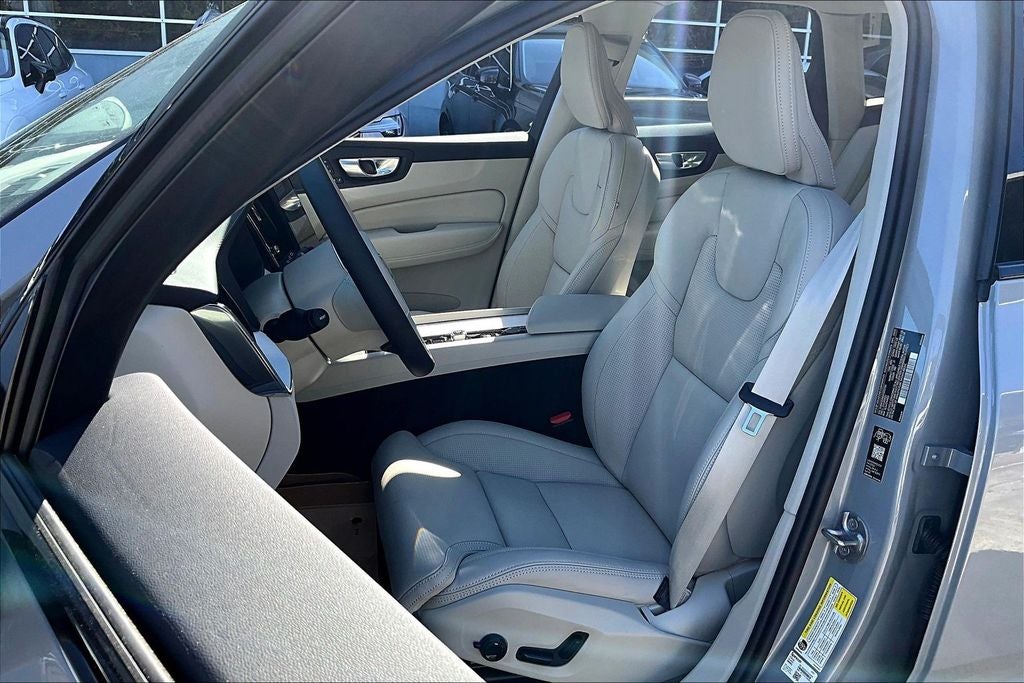 2026 Volvo XC60 B5 Ultra