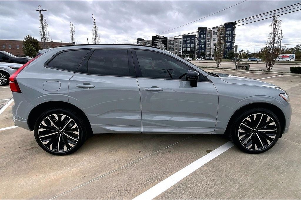 2026 Volvo XC60 B5 Ultra