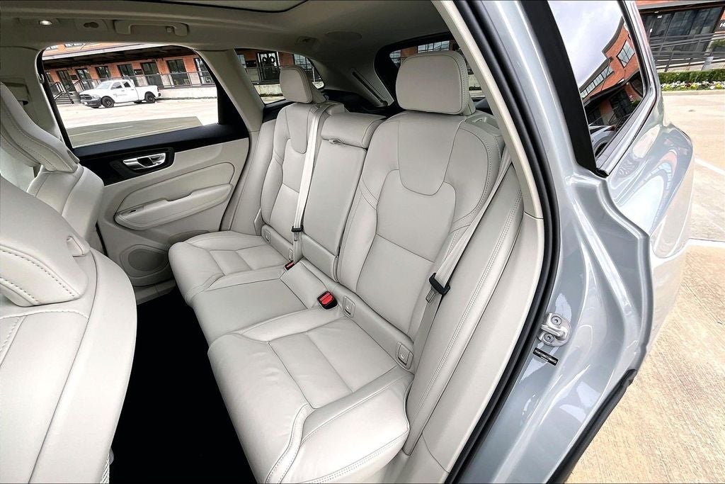 2026 Volvo XC60 B5 Ultra