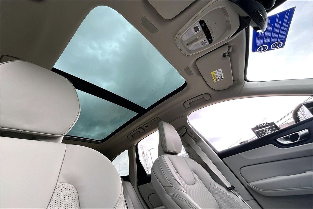 2026 Volvo XC60 B5 Ultra