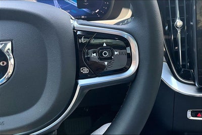 2027 Volvo XC90 B5 Plus