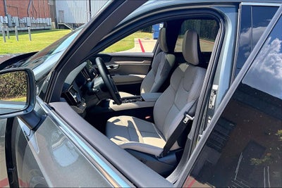 2027 Volvo XC90 B5 Plus