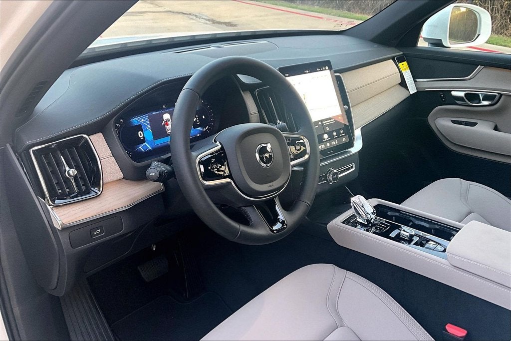 2027 Volvo XC90 B5 Core