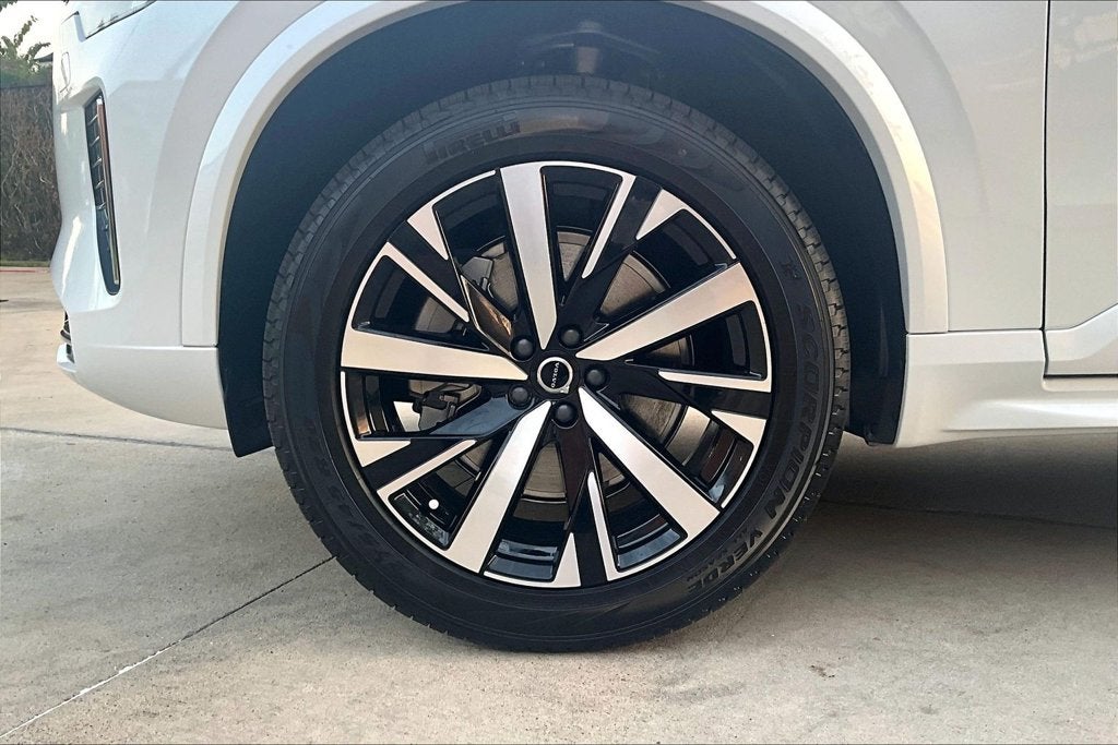 2027 Volvo XC90 B5 Core