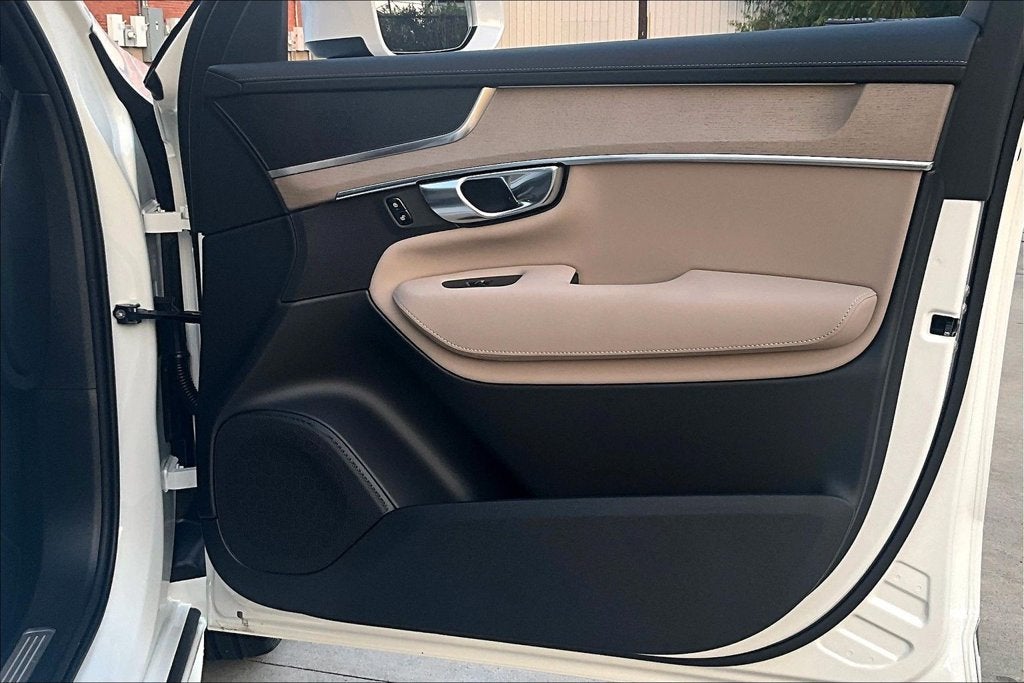 2027 Volvo XC90 B5 Core
