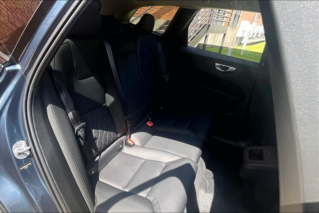 2027 Volvo XC60 B5 Plus