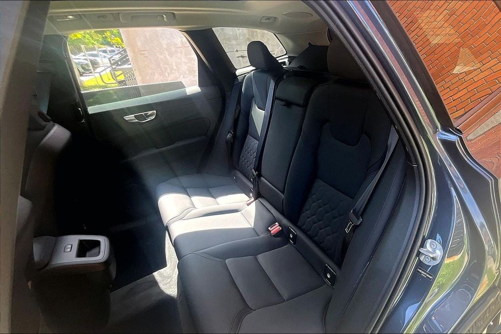 2027 Volvo XC60 B5 Plus