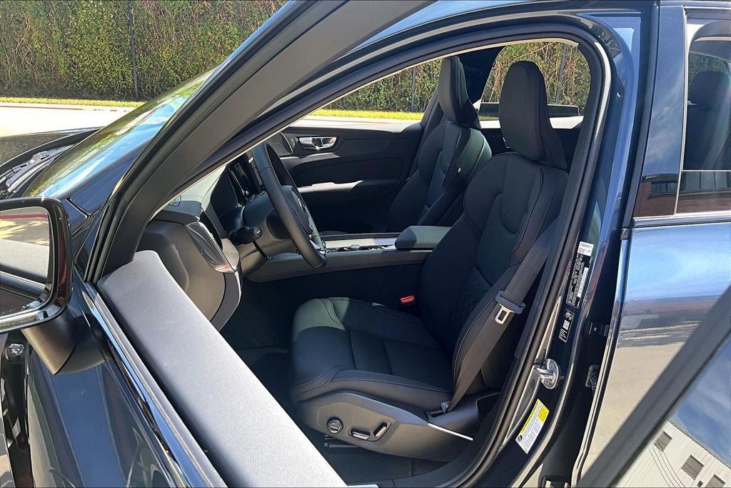 2027 Volvo XC60 B5 Plus
