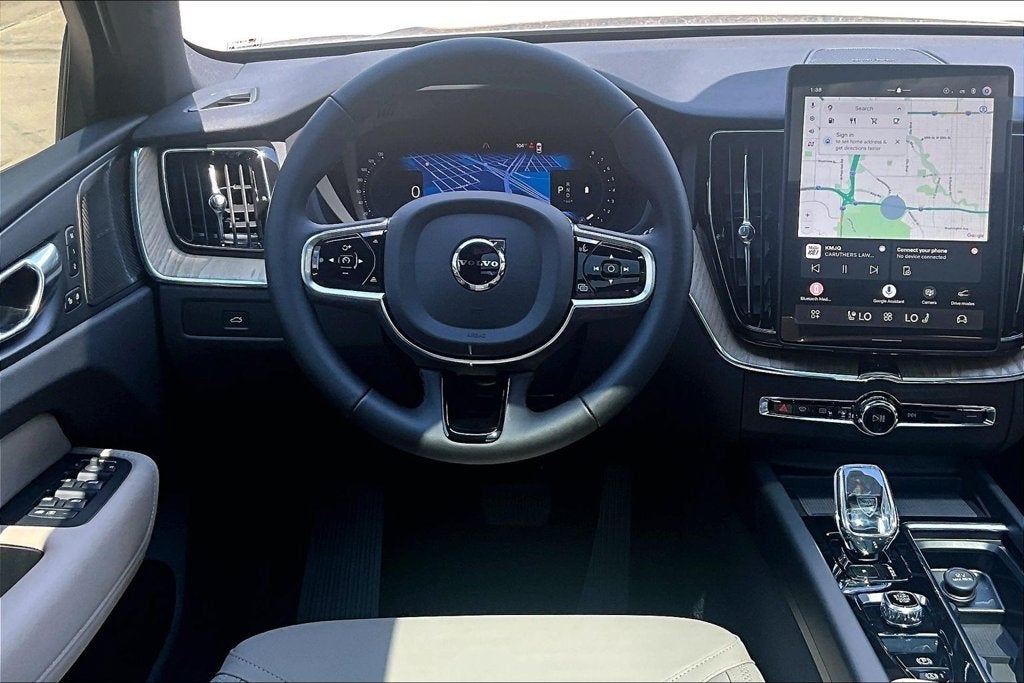 2027 Volvo XC60 B5 Plus