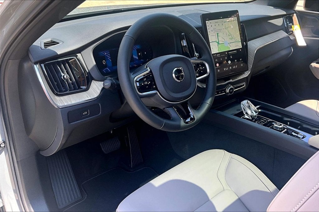 2027 Volvo XC60 B5 Plus