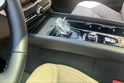 2027 Volvo XC60 B5 Plus