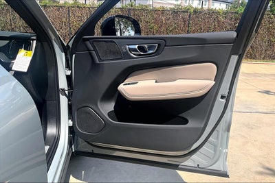 2027 Volvo XC60 B5 Plus