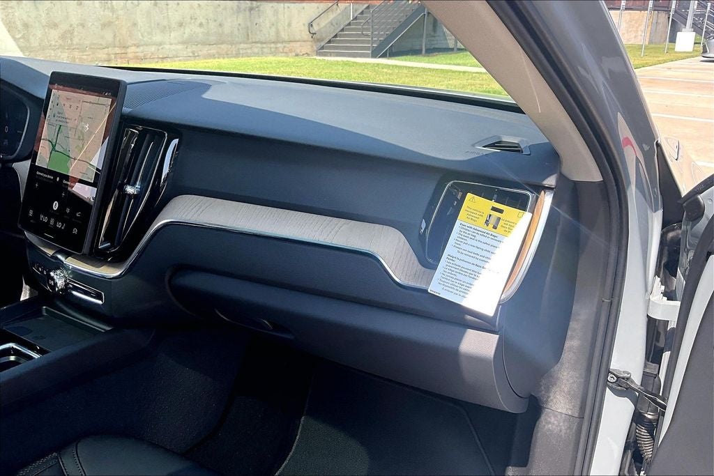 2027 Volvo XC60 B5 Plus