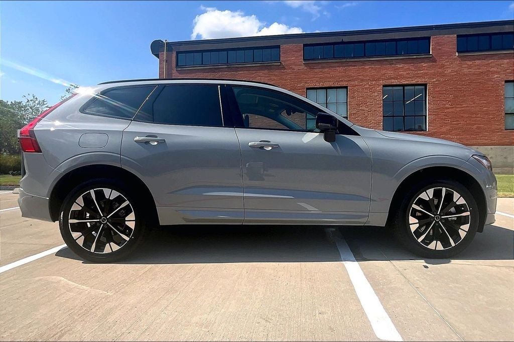 2027 Volvo XC60 B5 Plus