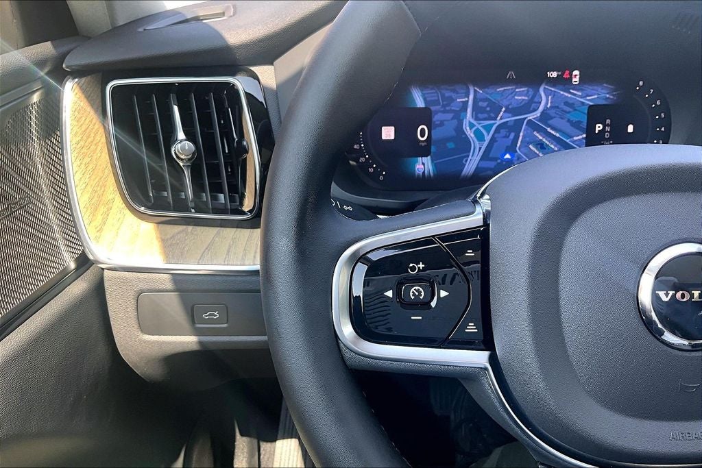 2027 Volvo XC60 B5 Plus
