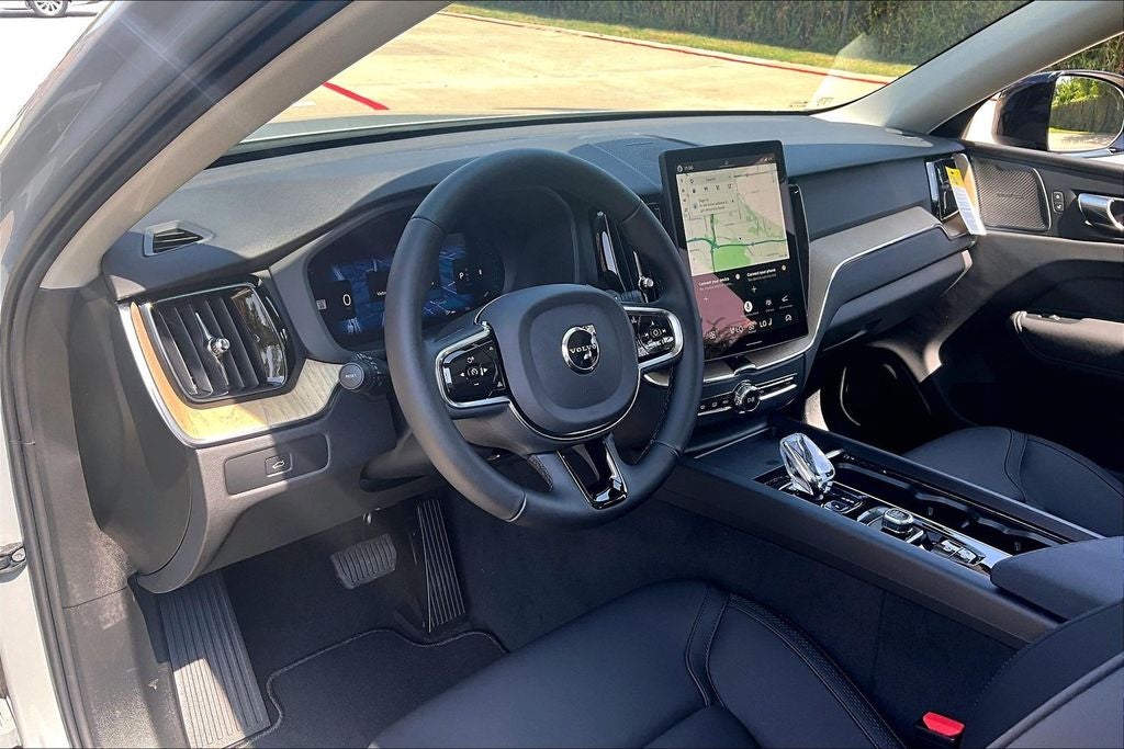2027 Volvo XC60 B5 Plus