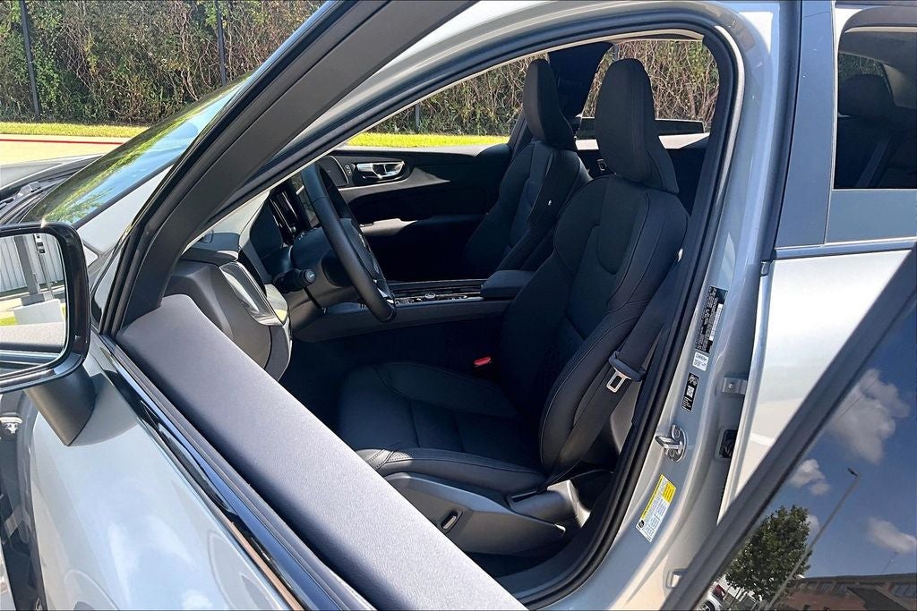 2027 Volvo XC60 B5 Plus