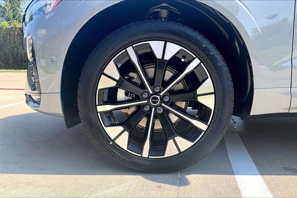 2027 Volvo XC60 B5 Plus