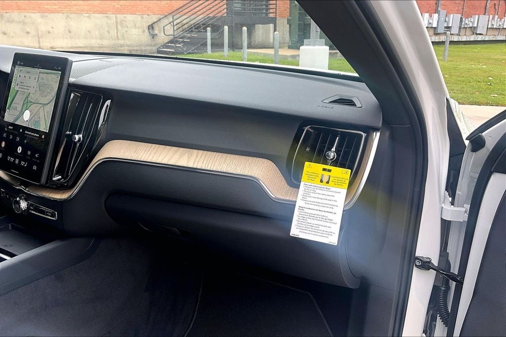 2027 Volvo XC60 B5 Plus