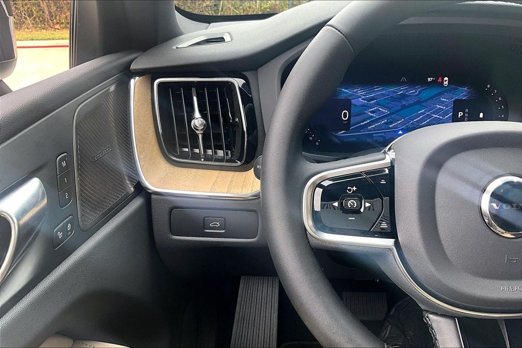 2027 Volvo XC60 B5 Plus