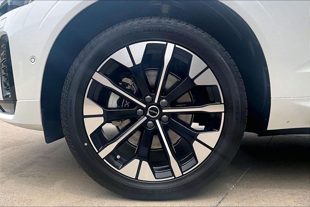 2027 Volvo XC60 B5 Plus