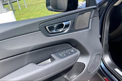 2027 Volvo XC60 B5 Plus