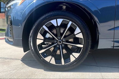 2027 Volvo XC60 B5 Plus