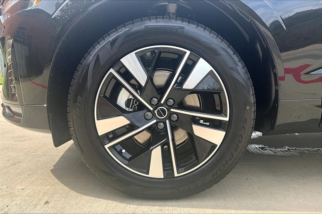 2027 Volvo XC60 B5 Core