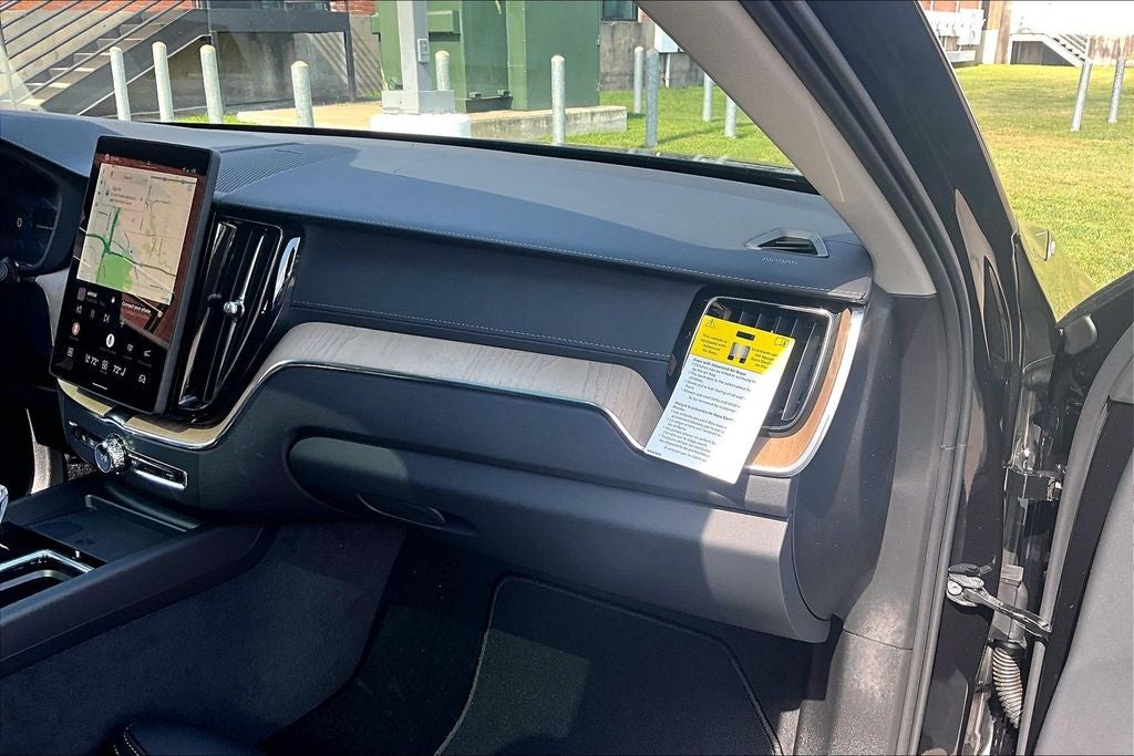2027 Volvo XC60 B5 Ultra