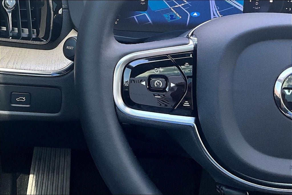 2027 Volvo XC60 B5 Ultra