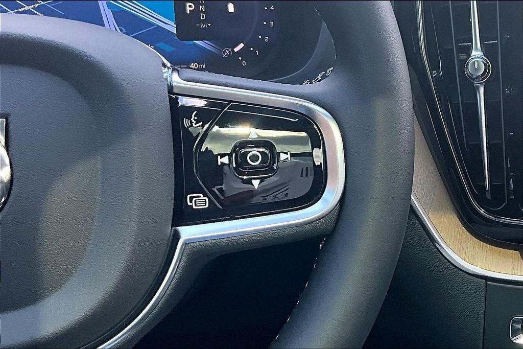 2027 Volvo XC60 B5 Ultra