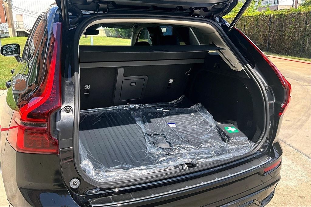 2027 Volvo XC60 B5 Ultra