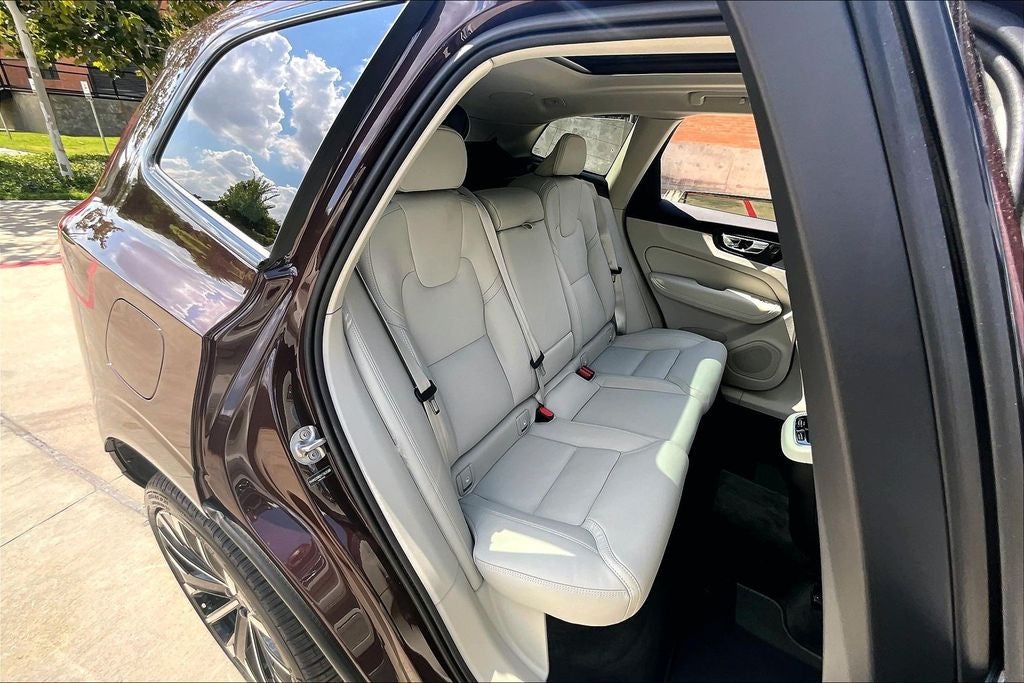 2027 Volvo XC60 B5 Ultra