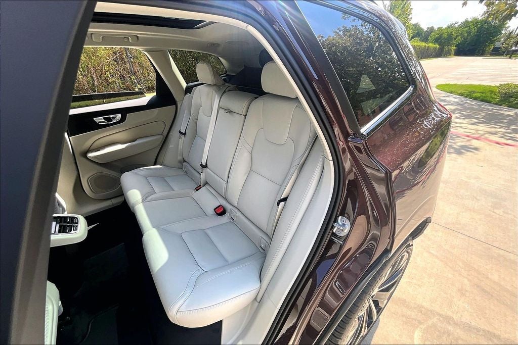 2027 Volvo XC60 B5 Ultra
