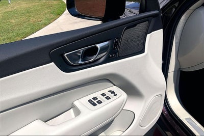 2027 Volvo XC60 B5 Ultra