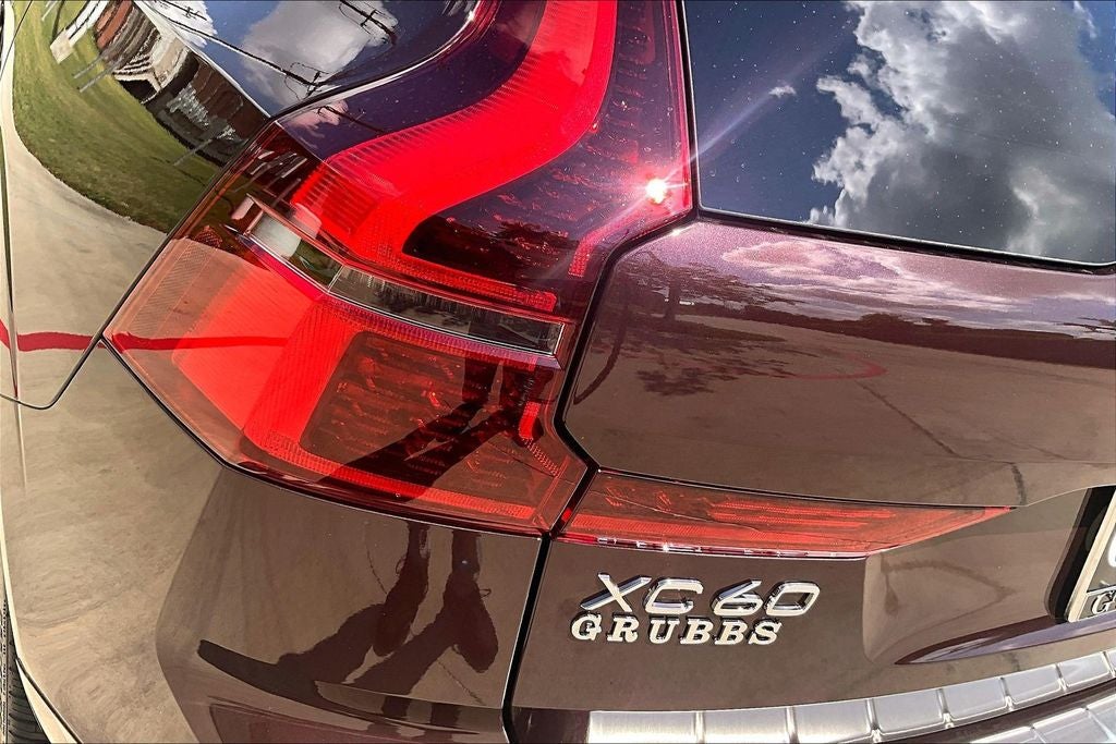2027 Volvo XC60 B5 Ultra